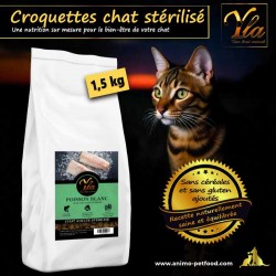 Nourriture pour chat avec caviar de hareng et huile de saumon, riche en oméga-3 pour une santé optimale.